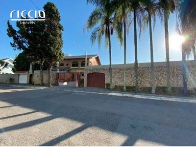 Casa, 4 quartos, 300 m² - Foto 1