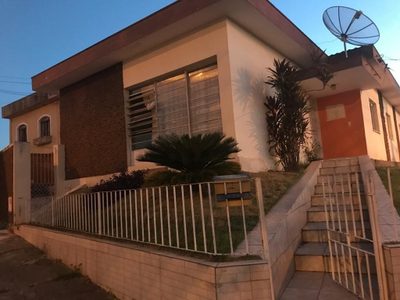 Casa, 3 quartos, 197 m² - Foto 1