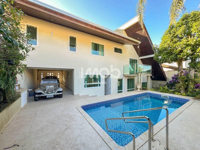 Casa, 4 quartos, 243 m² - Foto 1