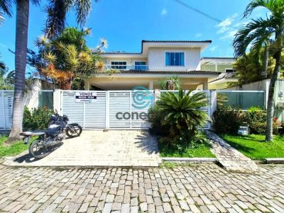 Casa, 3 quartos, 218 m² - Foto 1