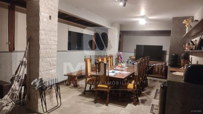 Cobertura, 3 quartos, 200 m² - Foto 1