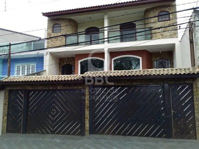 Sobrado, 3 quartos, 243 m² - Foto 1