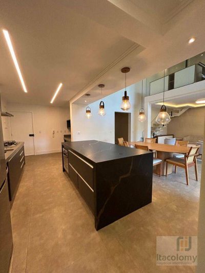 Apartamento, 3 quartos, 192 m² - Foto 1