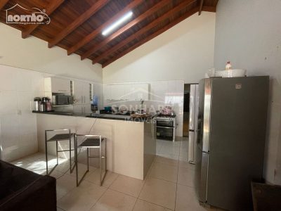 Casa, 3 quartos, 202 m² - Foto 3