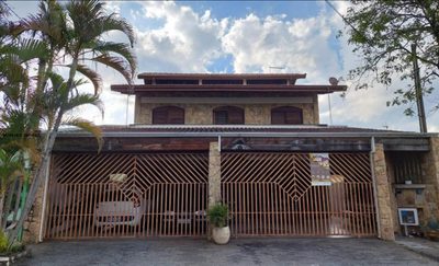 Casa, 7 quartos, 327 m² - Foto 1