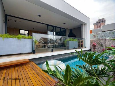 Sobrado, 3 quartos, 258 m² - Foto 1