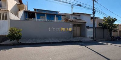Casa, 5 quartos, 225 m² - Foto 1