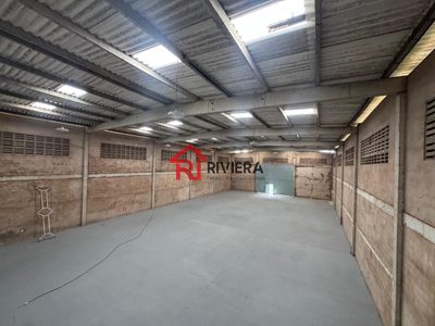 Depósito-Galpão, 685 m² - Foto 1