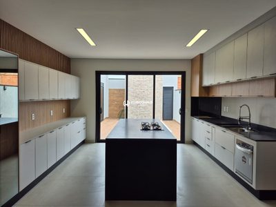 Casa, 3 quartos, 198 m² - Foto 2