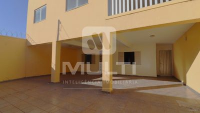 Casa, 5 quartos, 237 m² - Foto 1