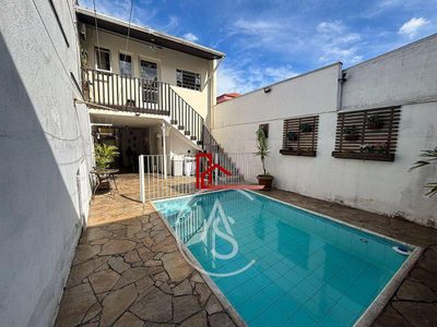 Casa, 3 quartos, 240 m² - Foto 1