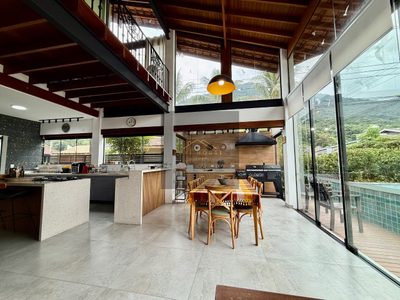 Casa, 4 quartos, 210 m² - Foto 1