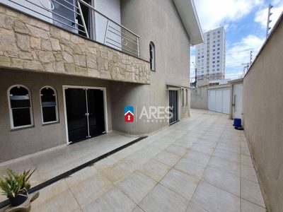 Casa, 4 quartos, 187 m² - Foto 1