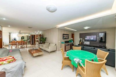 Casa, 4 quartos, 267 m² - Foto 1