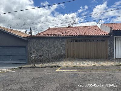 Casa, 4 quartos, 300 m² - Foto 1