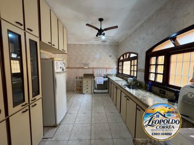 Casa, 3 quartos, 219 m² - Foto 1