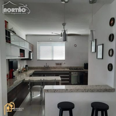 Casa, 4 quartos, 250 m² - Foto 4