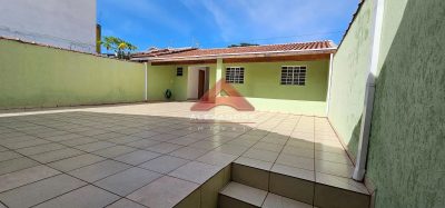 Casa, 3 quartos, 211 m² - Foto 1
