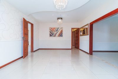 Casa, 4 quartos, 210 m² - Foto 2