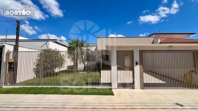 Casa, 4 quartos, 180 m² - Foto 1