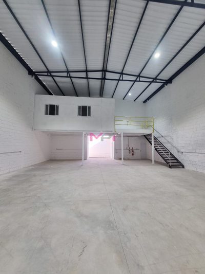 Depósito-Galpão, 380 m² - Foto 1