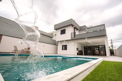 Casa, 4 quartos, 328 m² - Foto 1