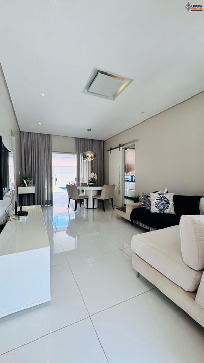 Casa, 3 quartos, 200 m² - Foto 1