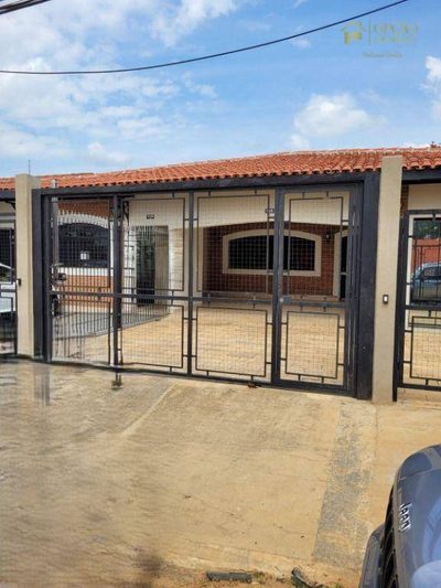 Casa, 3 quartos, 240 m² - Foto 1