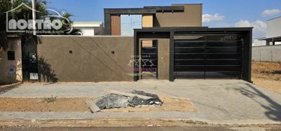 Casa, 4 quartos, 130 m² - Foto 1