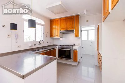 Casa, 4 quartos, 252 m² - Foto 2