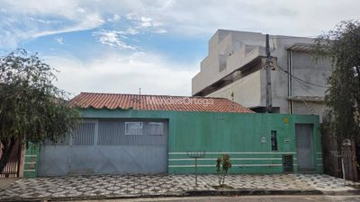 Casa, 3 quartos, 295 m² - Foto 1