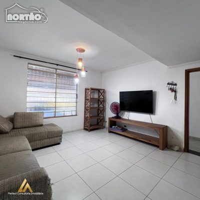 Casa, 5 quartos, 155 m² - Foto 2