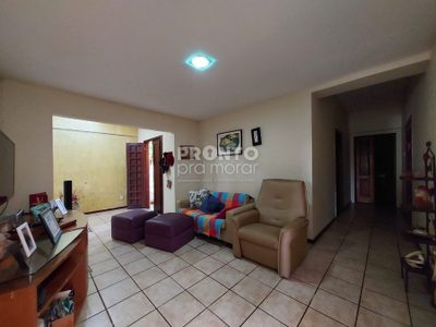 Casa, 5 quartos, 250 m² - Foto 1