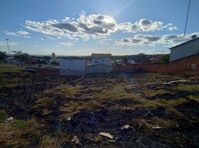 Terreno, 300 m² - Foto 1