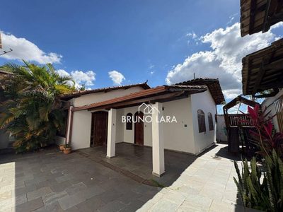 Casa, 4 quartos, 136 m² - Foto 1