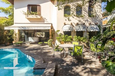 Casa, 5 quartos, 447 m² - Foto 1