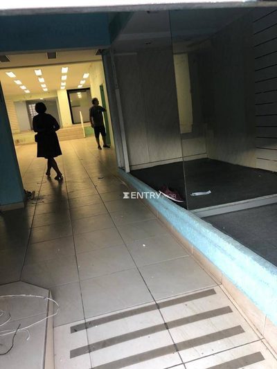 Loja-Salão, 240 m² - Foto 1