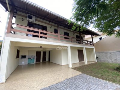 Casa, 4 quartos, 235 m² - Foto 1