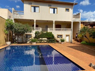 Casa, 4 quartos, 690 m² - Foto 1