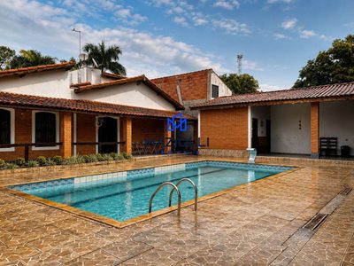 Chácara, 3 quartos, 1273 m² - Foto 1