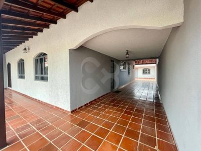 Casa, 3 quartos, 252 m² - Foto 3