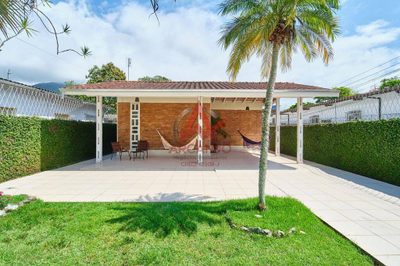 Casa, 3 quartos, 216 m² - Foto 1
