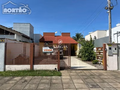 Casa, 4 quartos, 130 m² - Foto 1