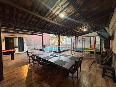 Casa, 3 quartos, 249 m² - Foto 1