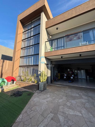 Sobrado, 3 quartos, 228 m² - Foto 1