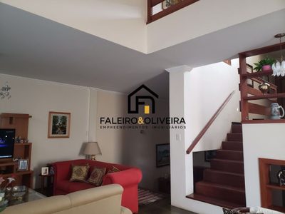 Casa, 3 quartos, 259 m² - Foto 1