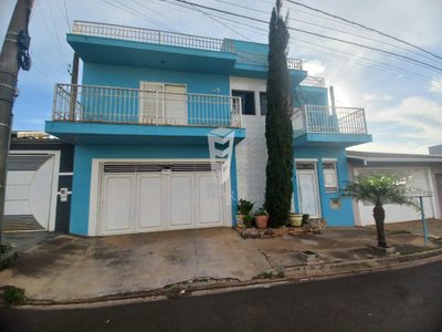 Sobrado, 3 quartos, 200 m² - Foto 1