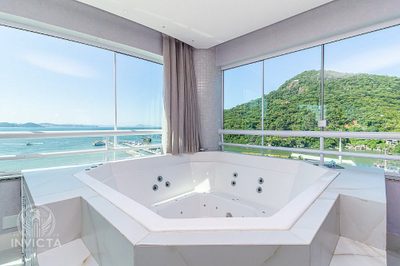Apartamento, 3 quartos, 200 m² - Foto 1