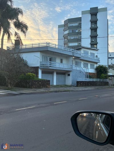 Casa, 4 quartos, 241 m² - Foto 1