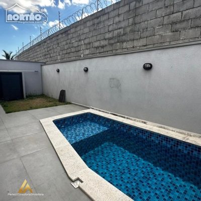 Casa, 4 quartos, 179 m² - Foto 1